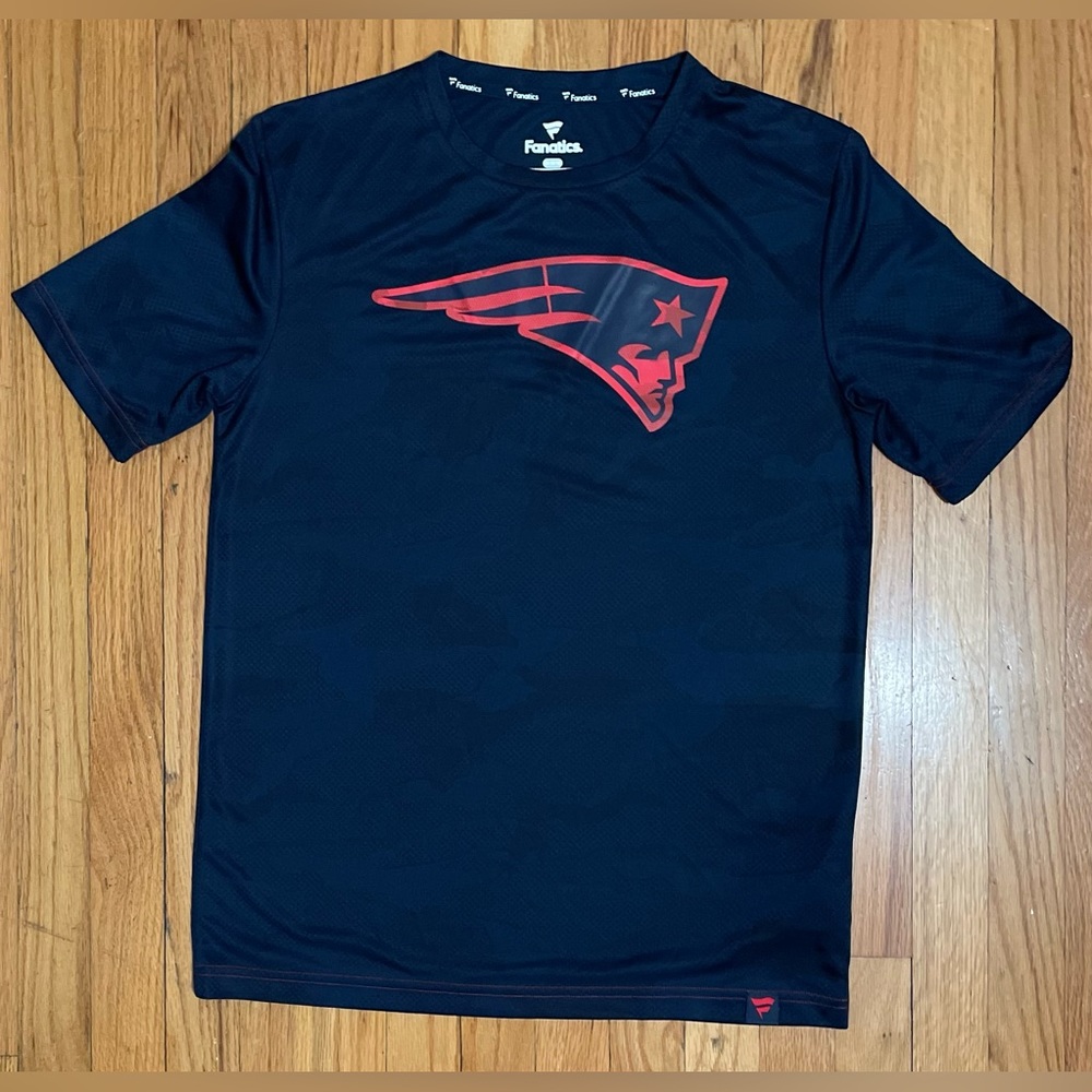 Fanatics New England Patriots Performance T-Shirt, Size Medium, Color Navy Blue.